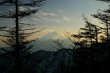 節刀ヶ岳稜線から富士